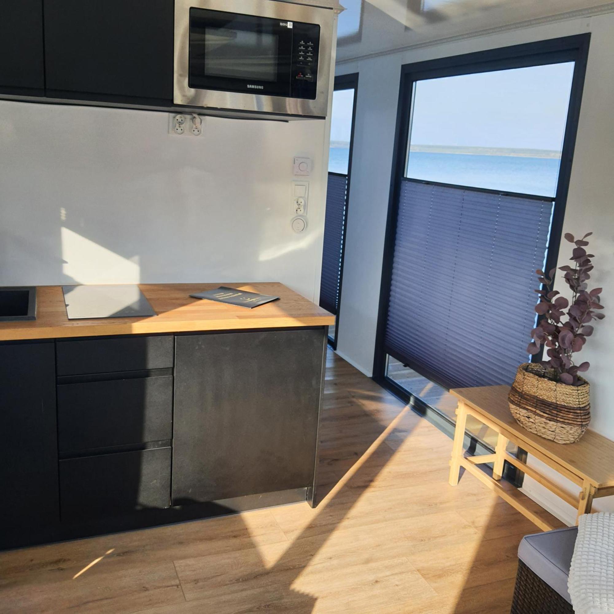 Schwimmende Sundowner Apartment